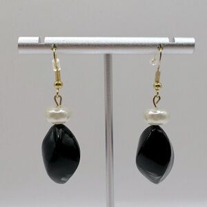 VINTAGE Pearl Beaded Dangle Earrings